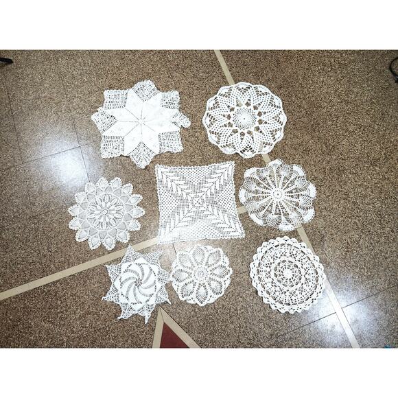 8 White Hand Crocheted Elegant Round Doilies Table Topper Mat Cottage Core - Picture 1 of 16